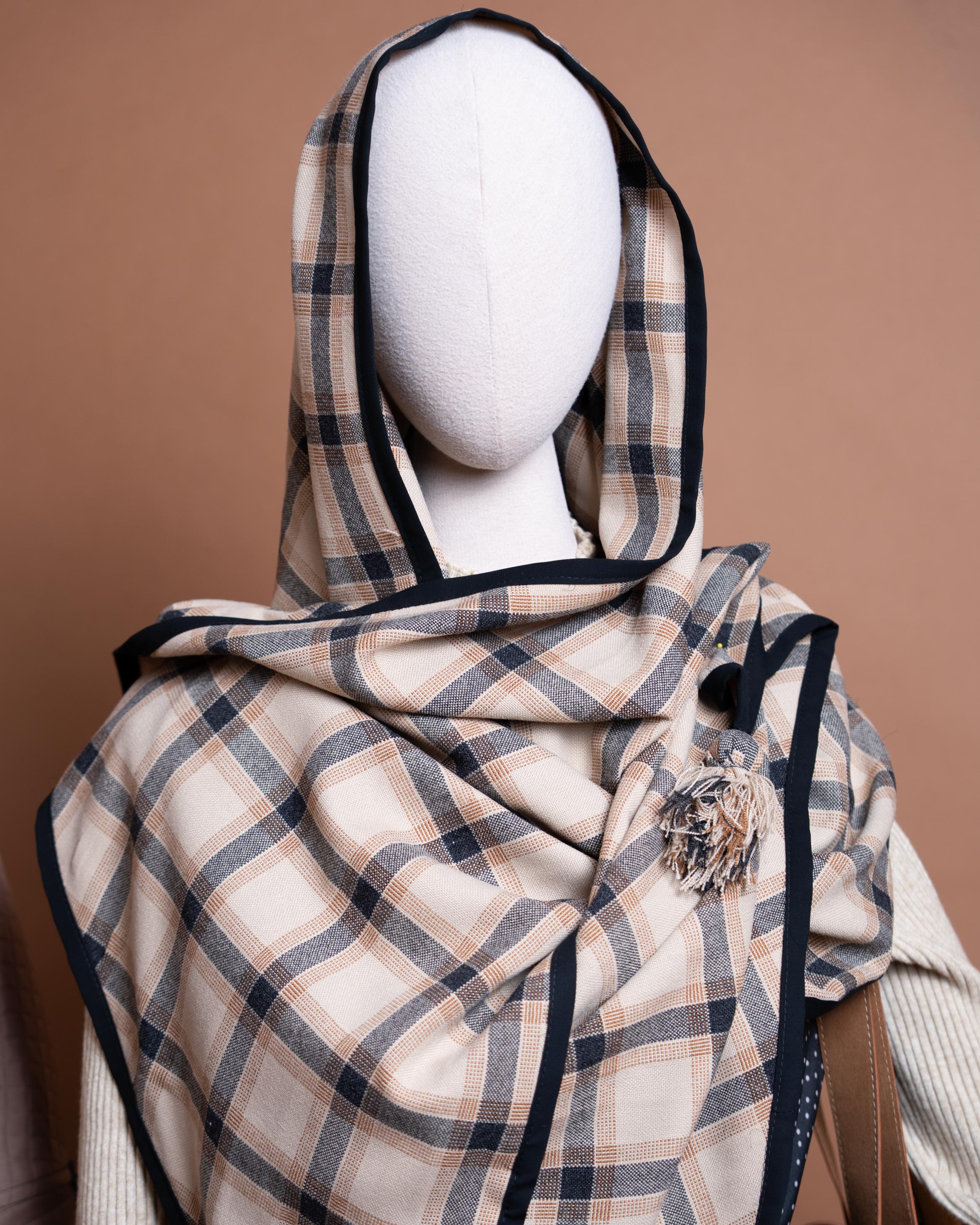 چهارخونه سفید